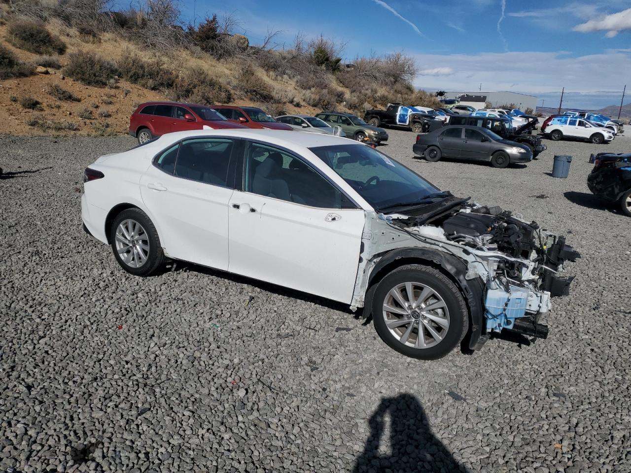 2023 Toyota Camry Le - Фото 4