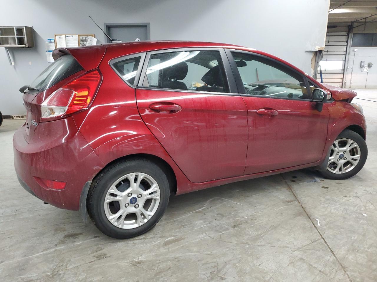 2015 Ford Fiesta Se - Фото 3