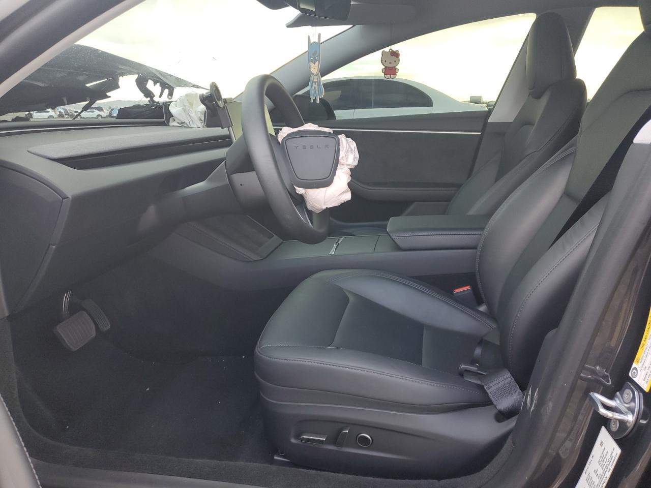 2025 Tesla Model 3 - Фото 7