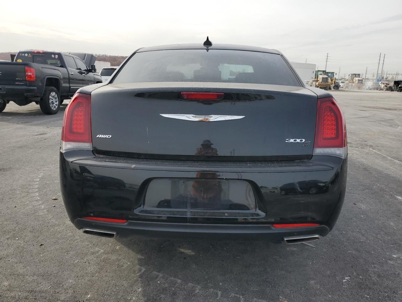 2019 Chrysler 300 S - Image 6