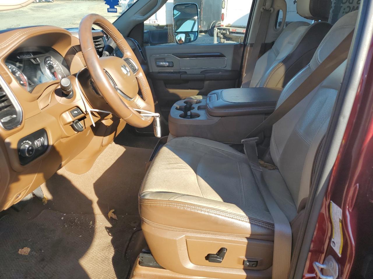 2022 Ram 3500 Laramie - Фото 7