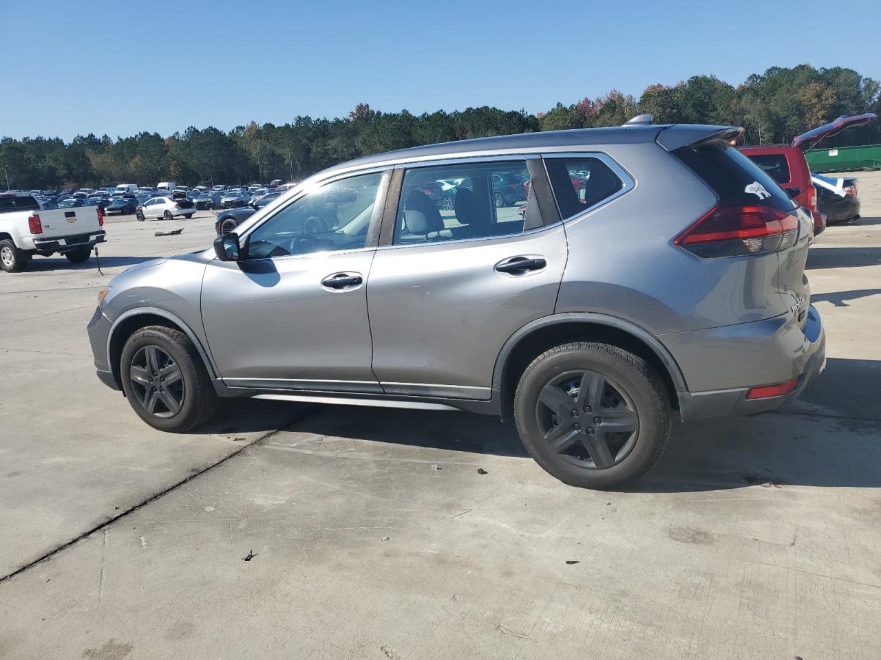 2018 Nissan Rogue S - Фото 2