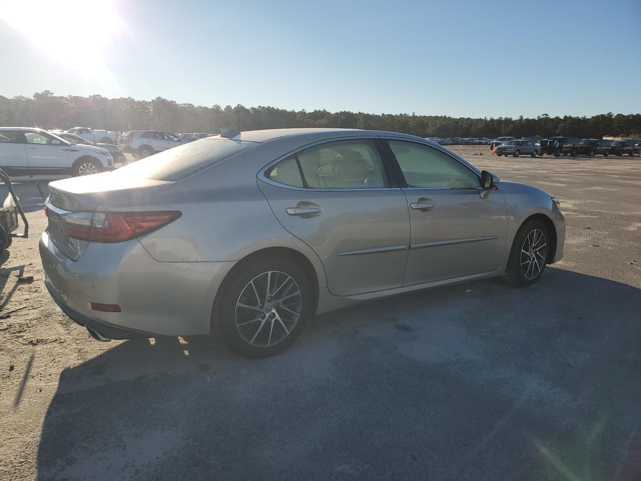 2016 Lexus Es 350 - Фото 3