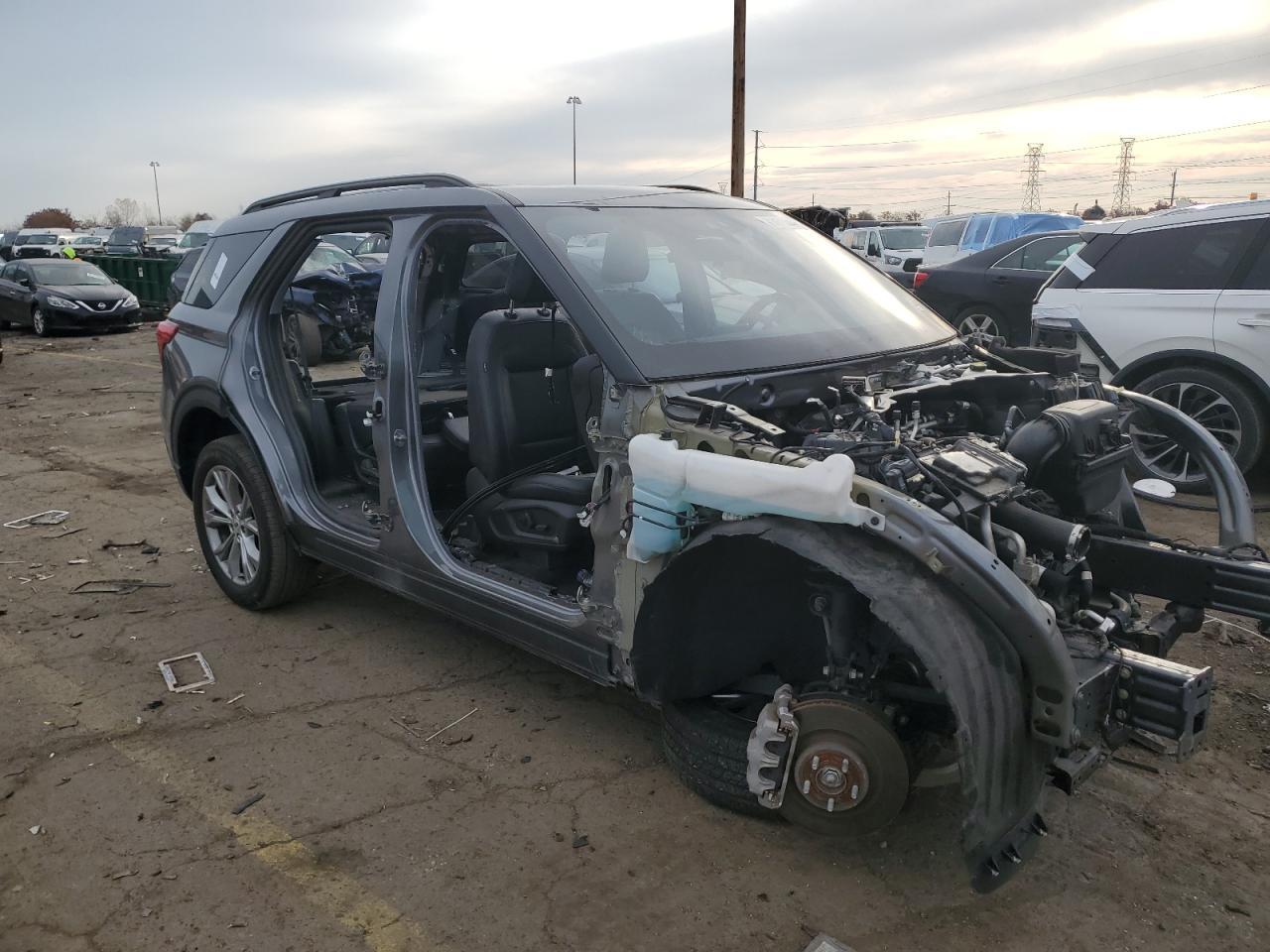 2023 Ford Explorer Xlt - Image 4