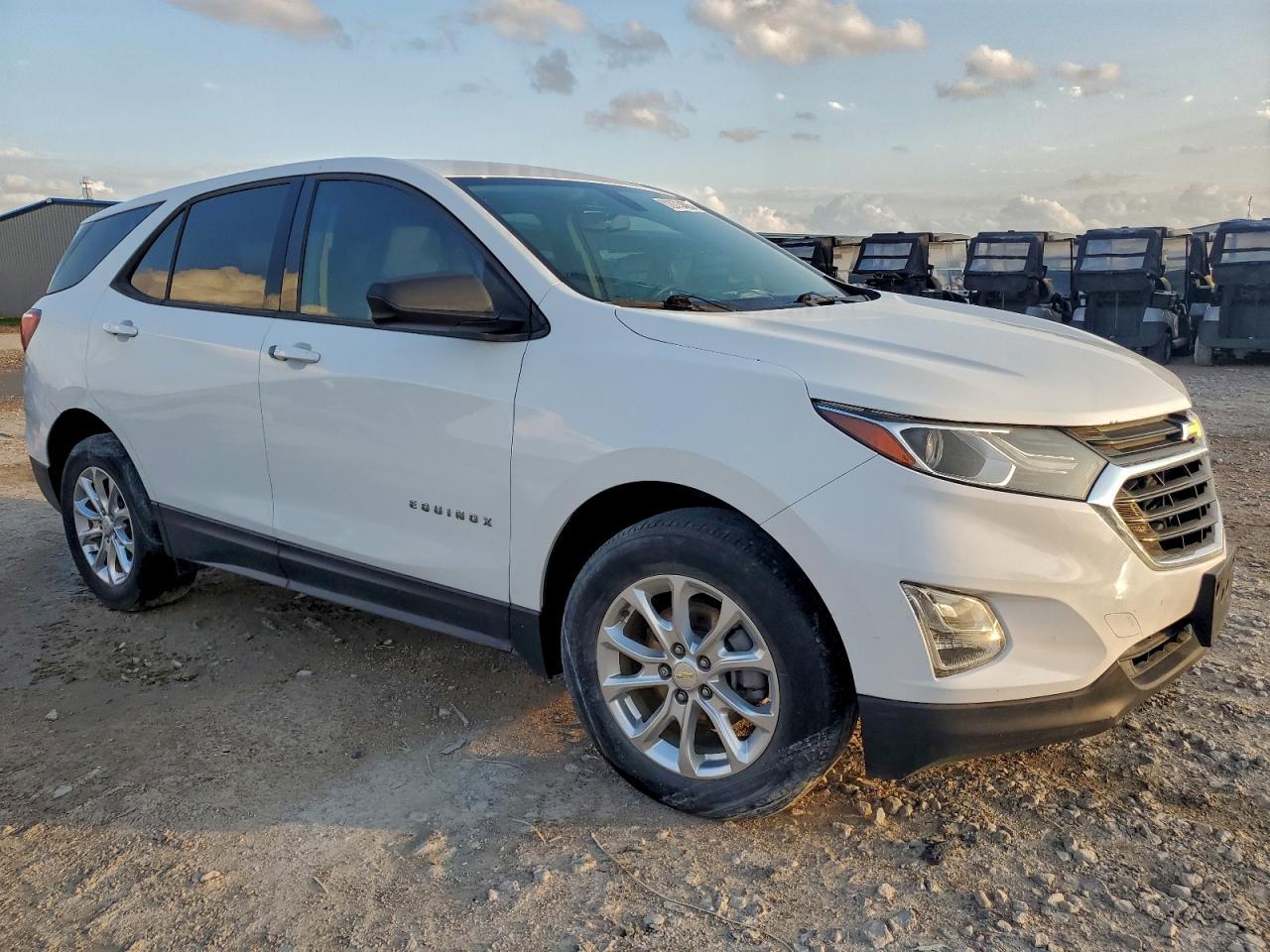 2019 Chevrolet Equinox Ls - Фото 4