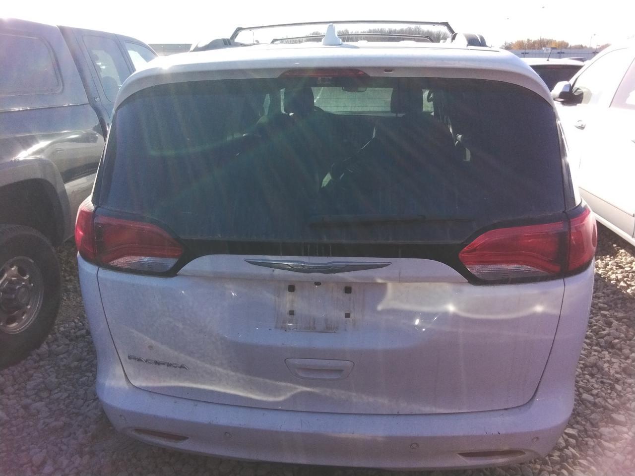 2017 Chrysler Pacifica Lx - Image 6