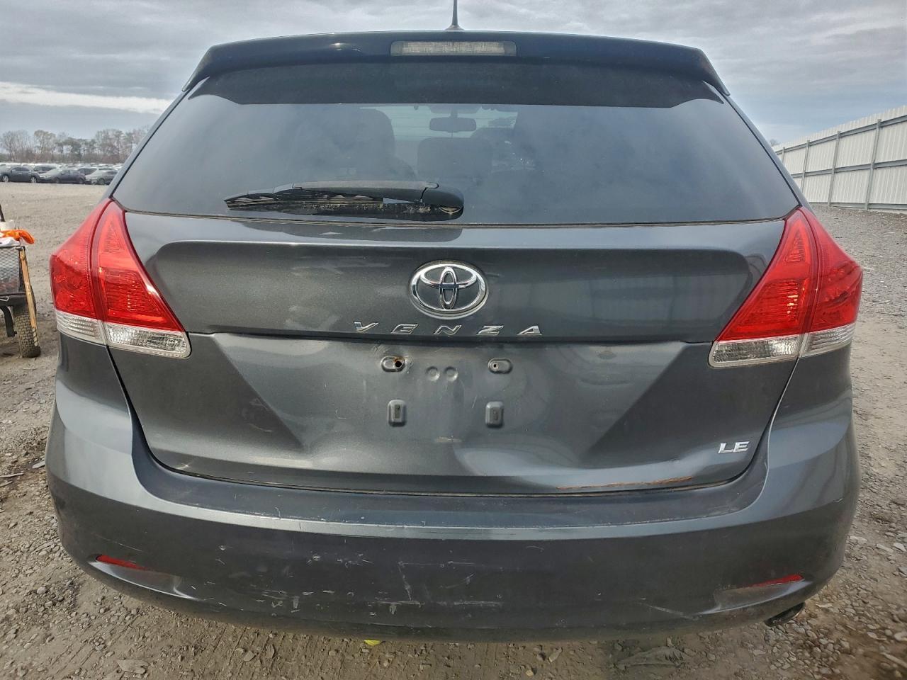 2012 Toyota Venza Le - Image 6