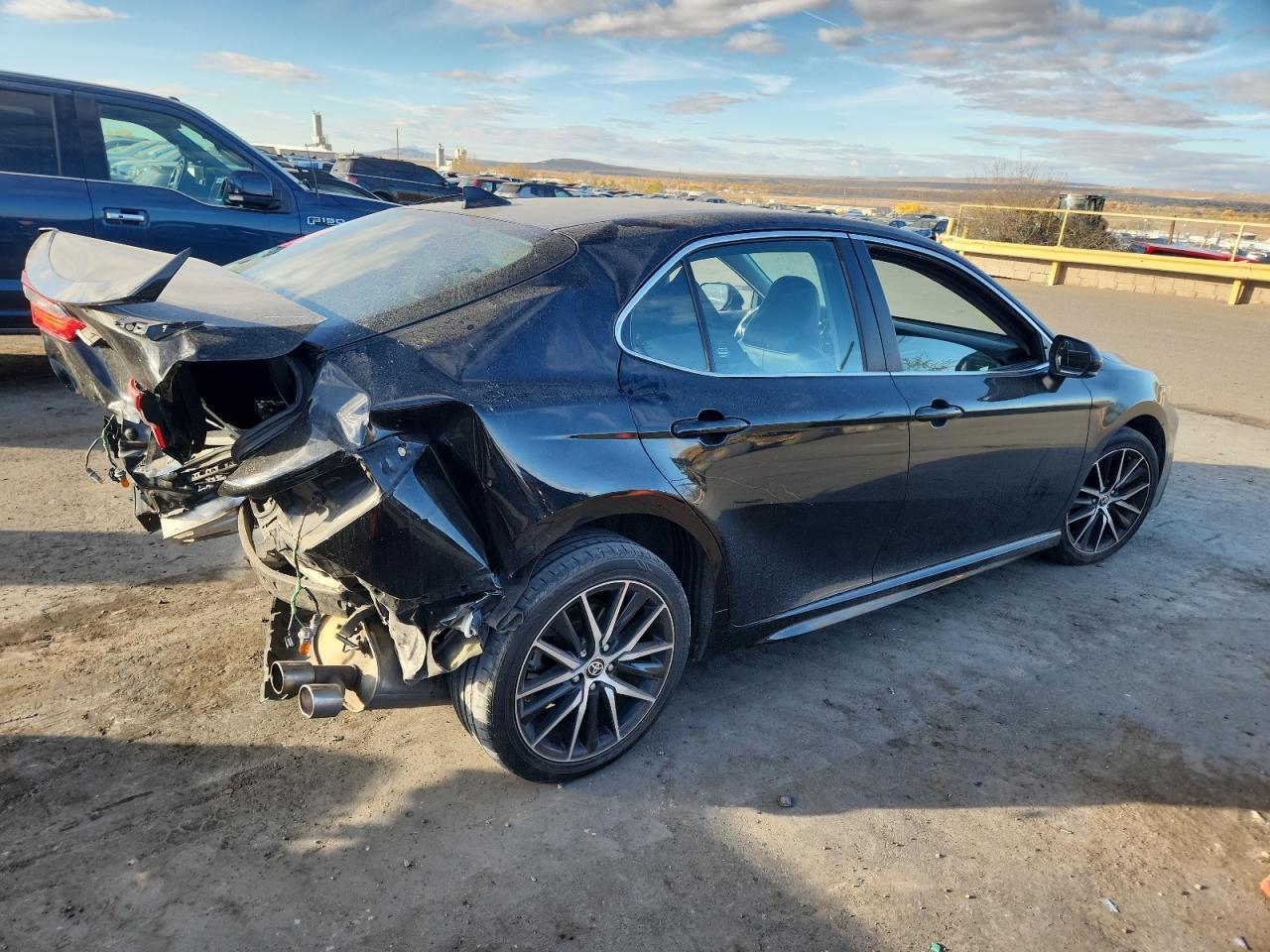 2021 Toyota Camry Se - Image 3