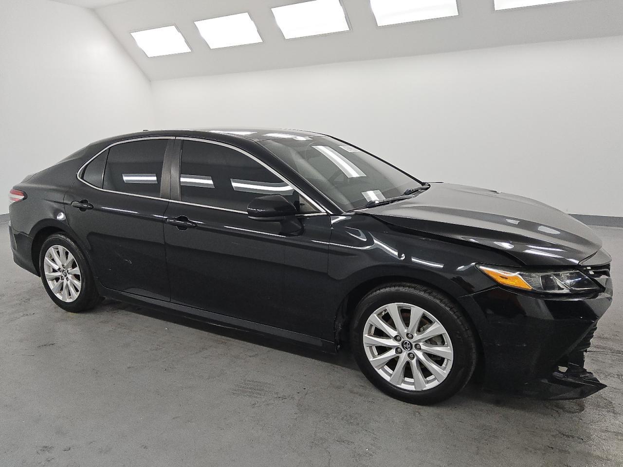 2019 Toyota Camry Le - Image 4