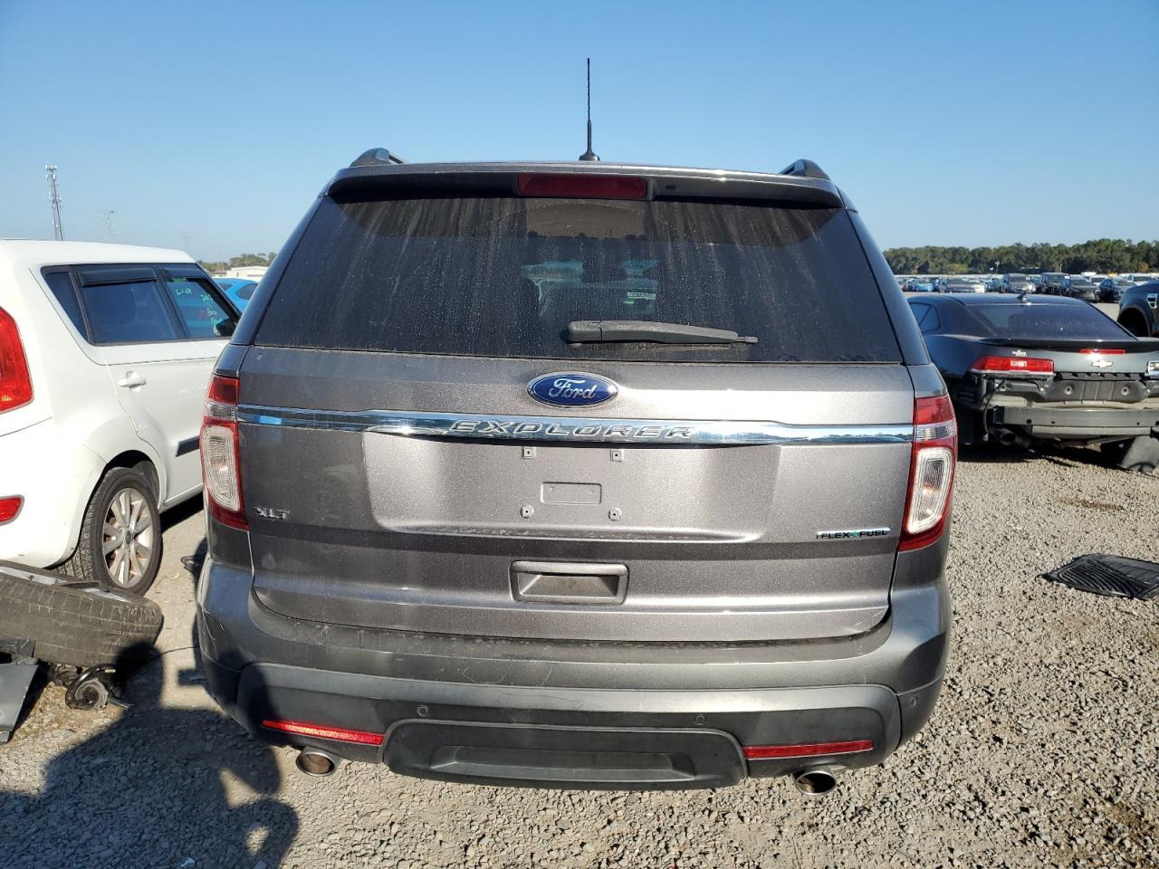 2014 Ford Explorer Xlt - Image 6