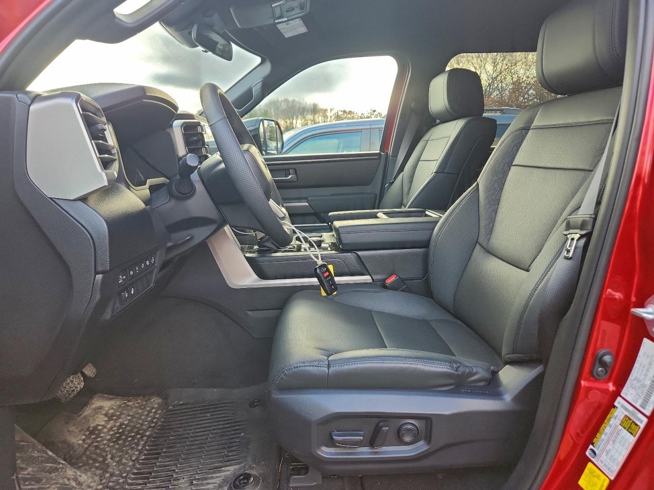 2025 Toyota Tundra Crewmax Sr - Image 7