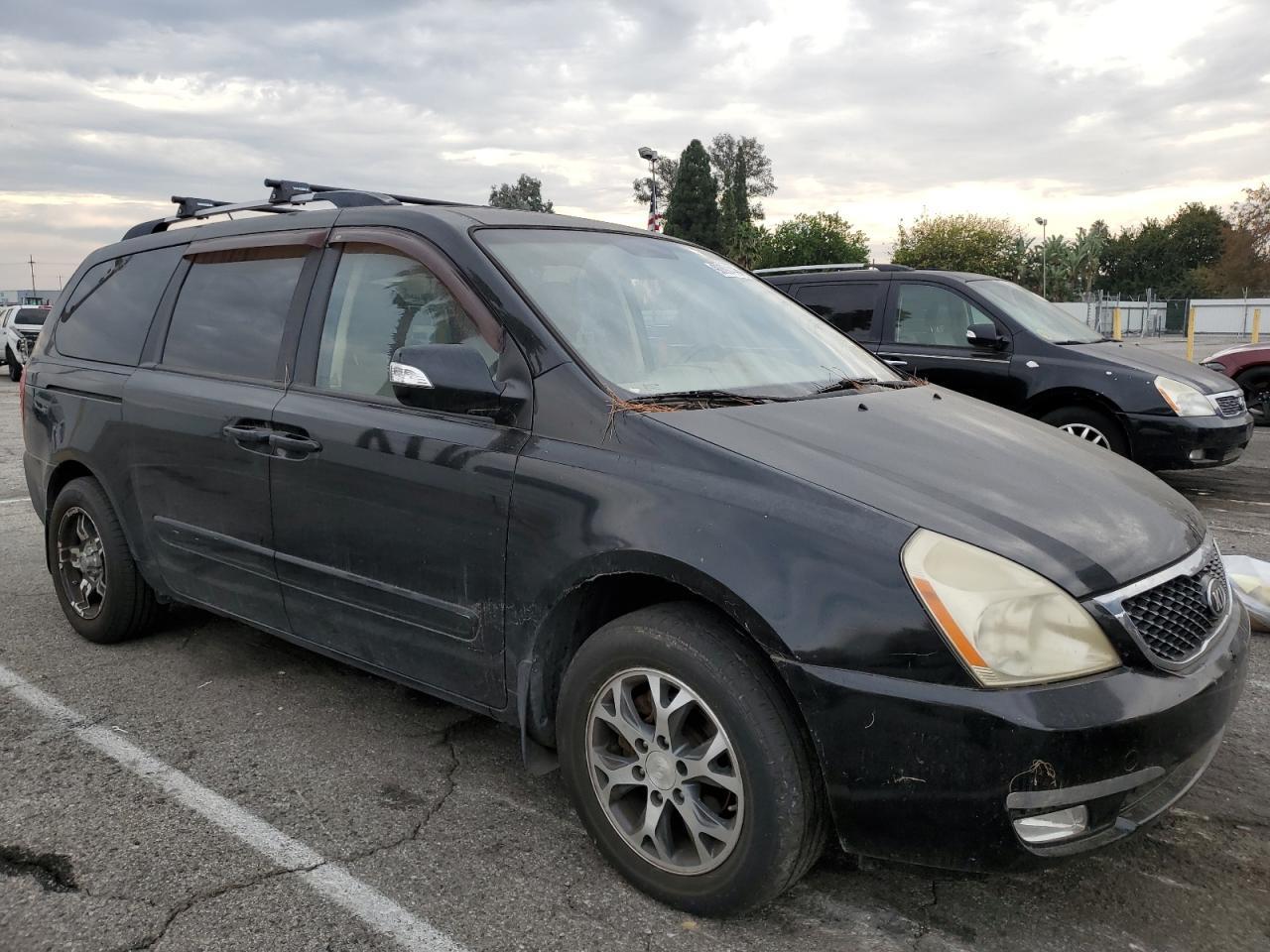 2014 Kia Sedona Lx - Фото 4