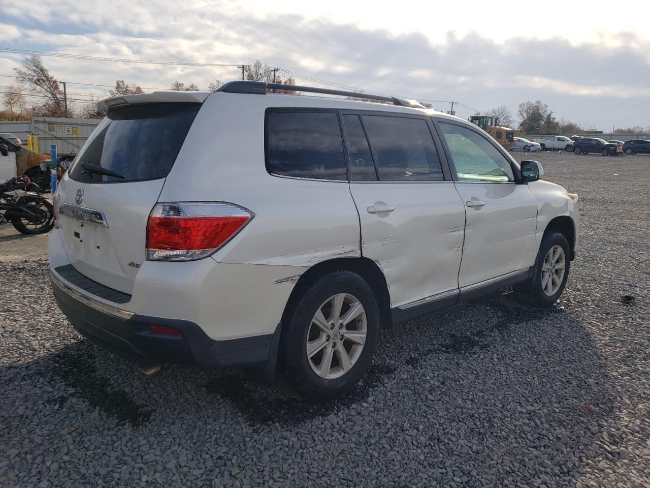 2012 Toyota Highlander Base - Фото 3