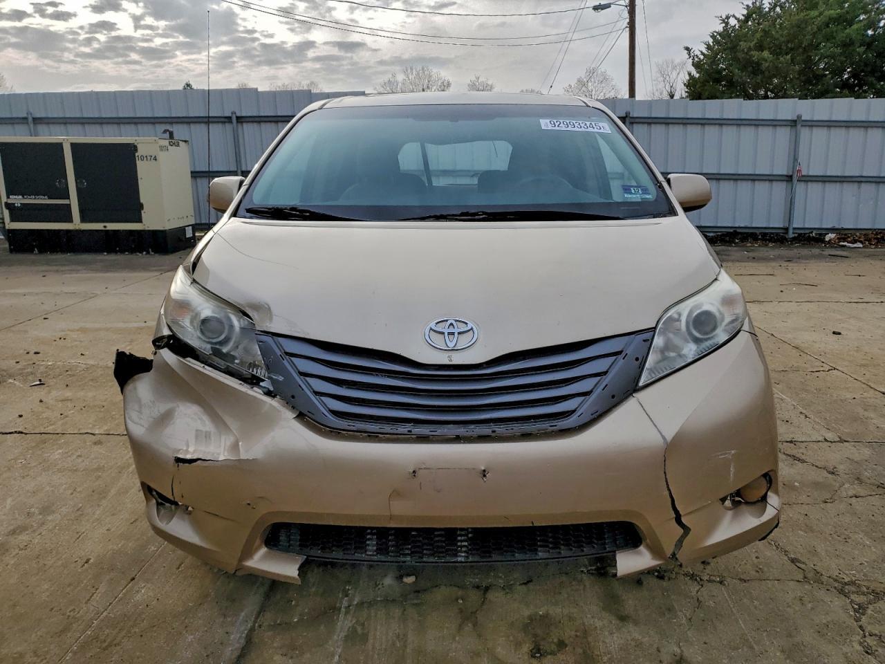 2014 Toyota Sienna Xle - Фото 5