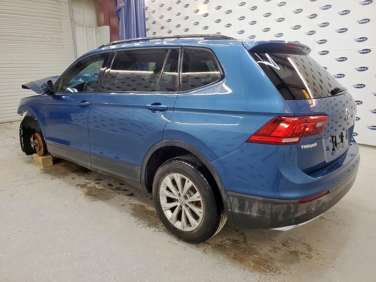 2018 Volkswagen Tiguan - Image 2
