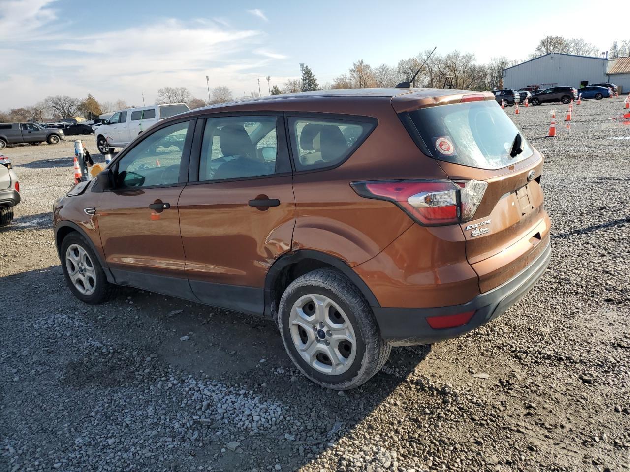 2017 Ford Escape S - Фото 2