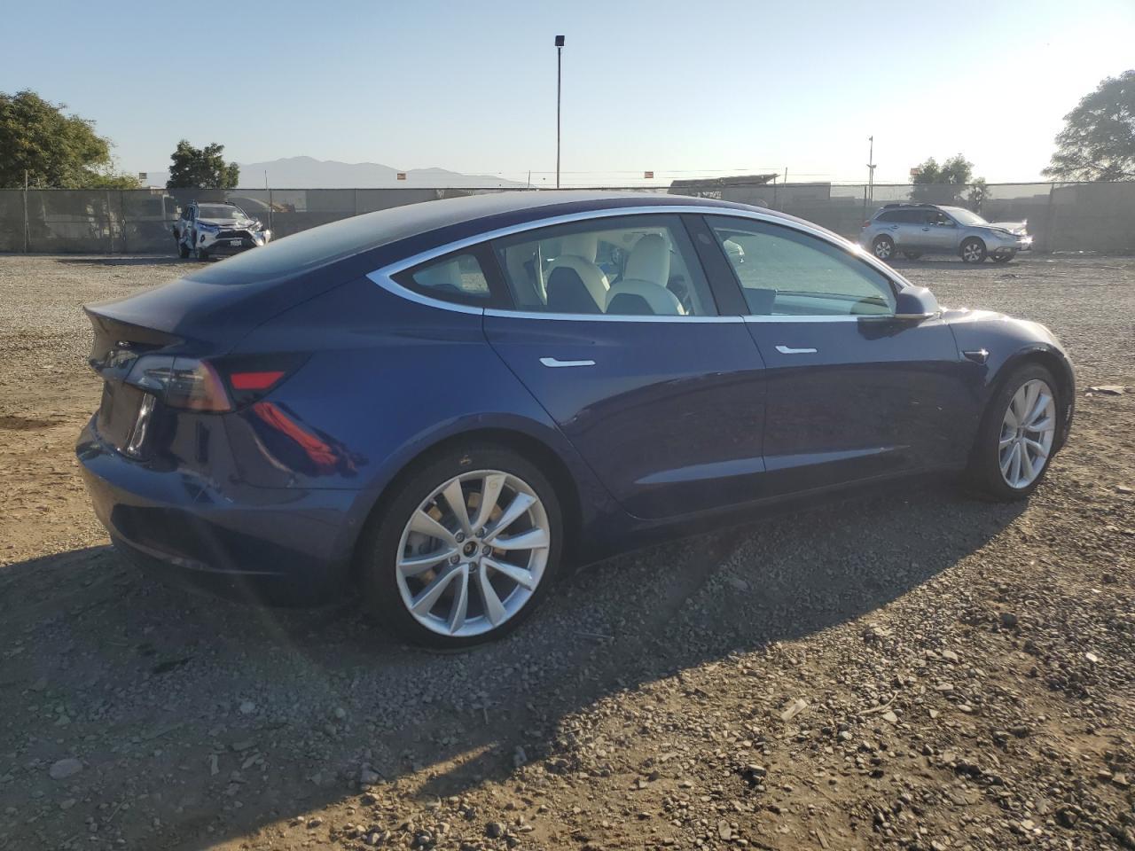2018 Tesla Model 3 - Image 3