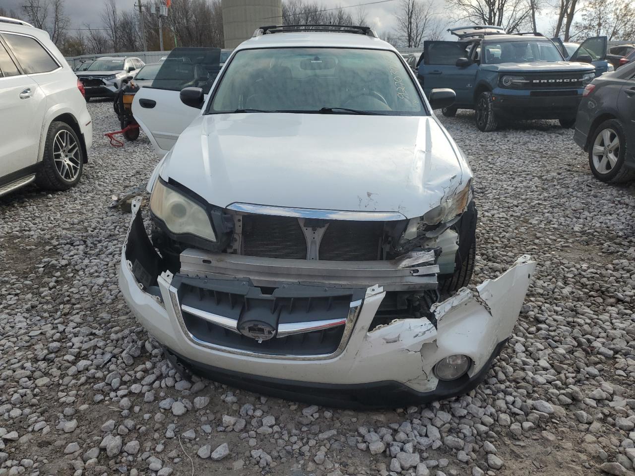 2009 Subaru Outback 2.5I - Image 5