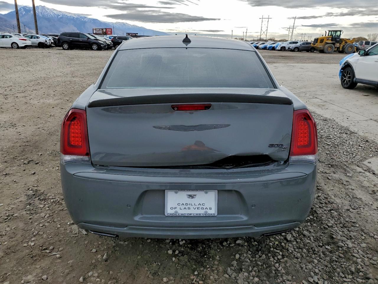 2017 Chrysler 300 S - Image 6