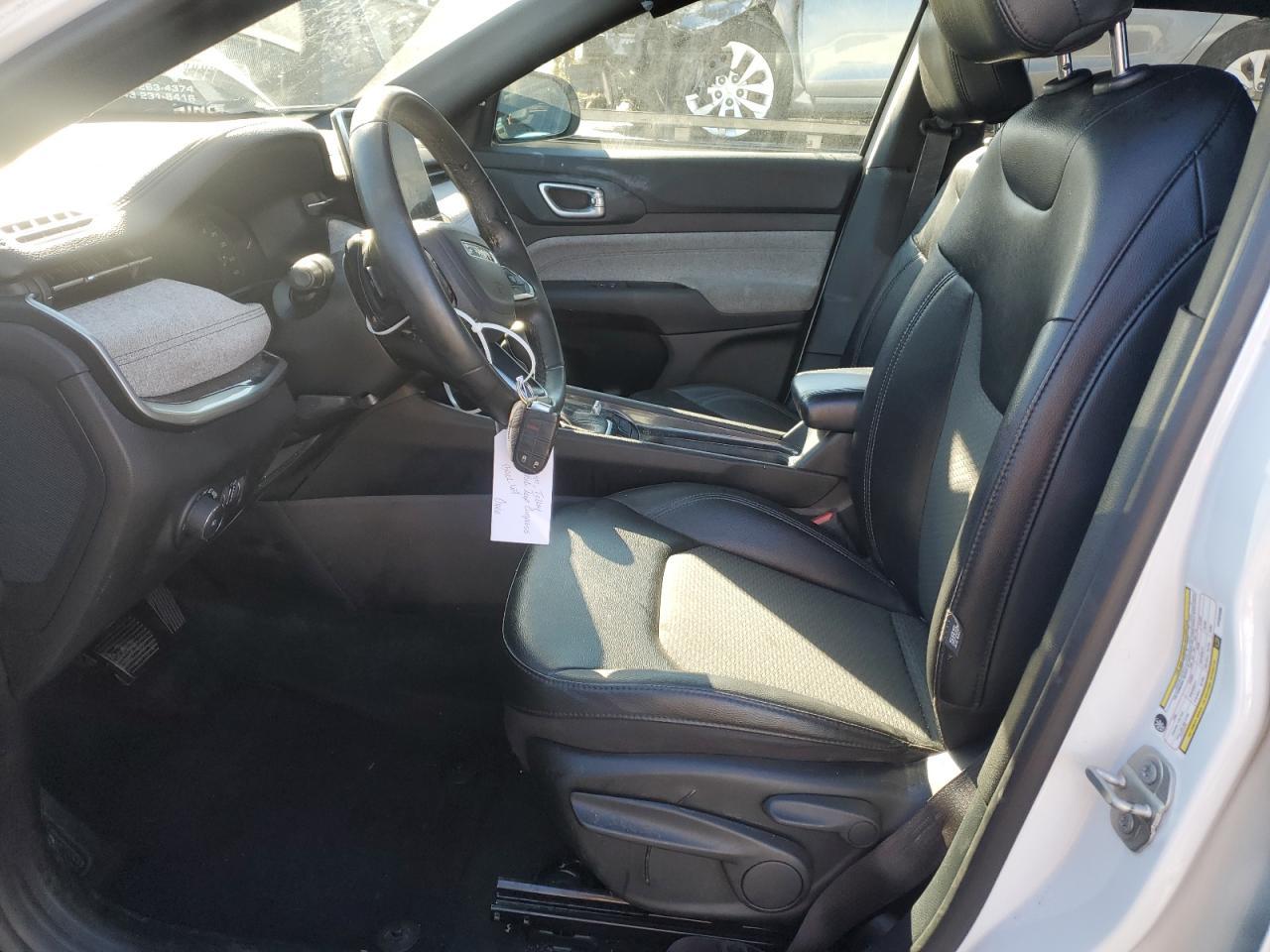 2023 Jeep Compass Latitude - Image 7