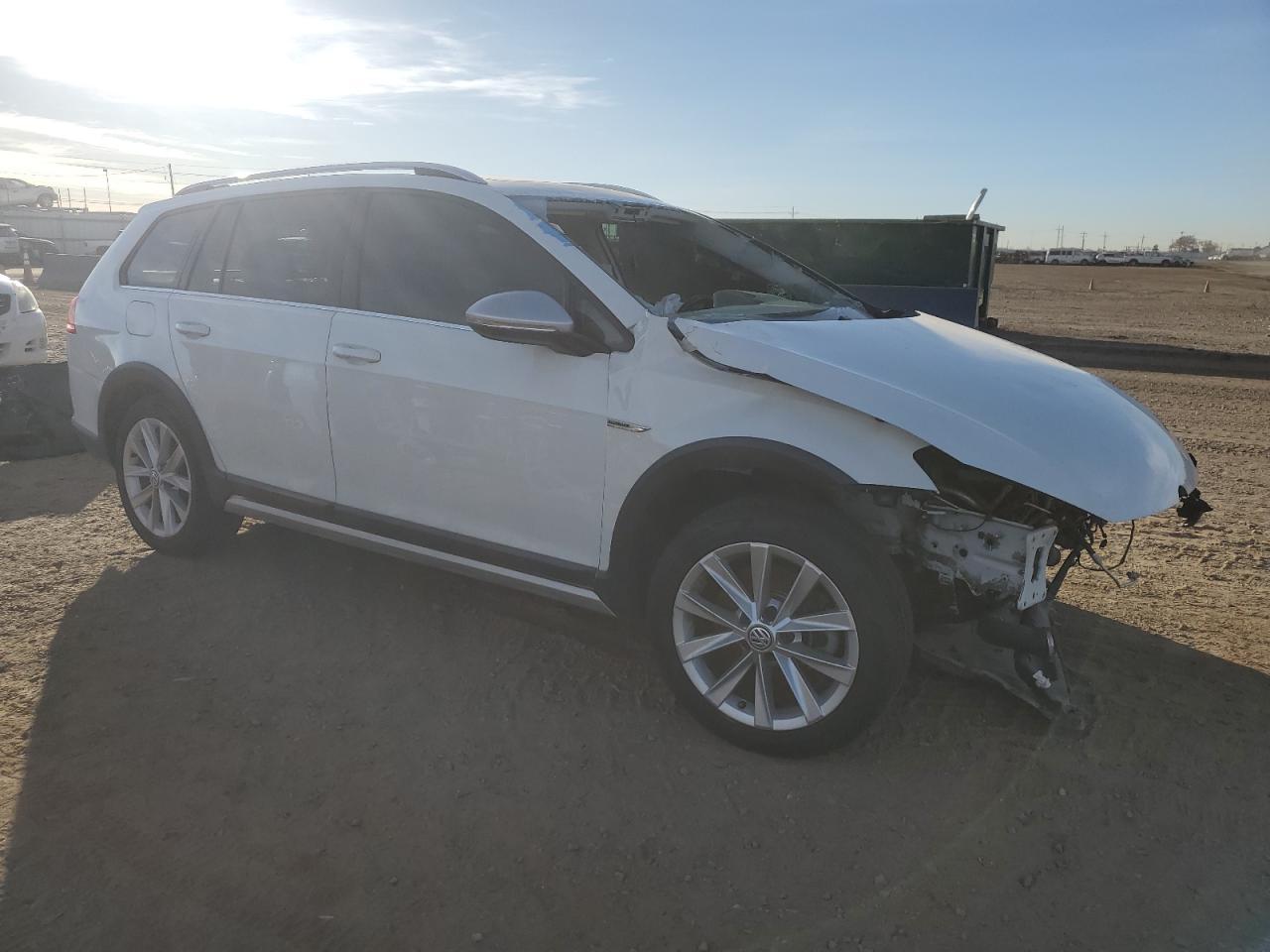 2017 Volkswagen Golf Alltrack S - Фото 4