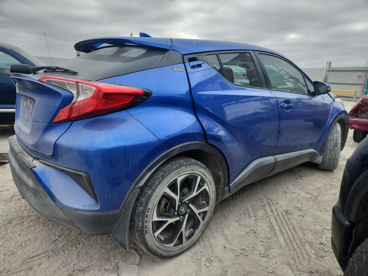 2018 Toyota C-Hr Xle Premium - Фото 3