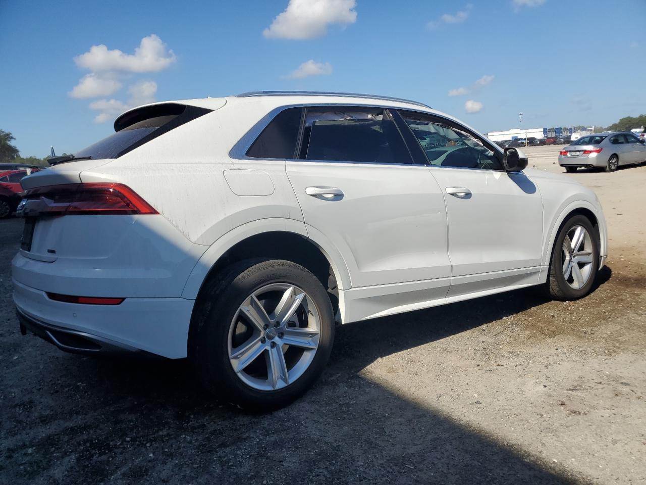 2019 Audi Q8 Premium - Фото 3