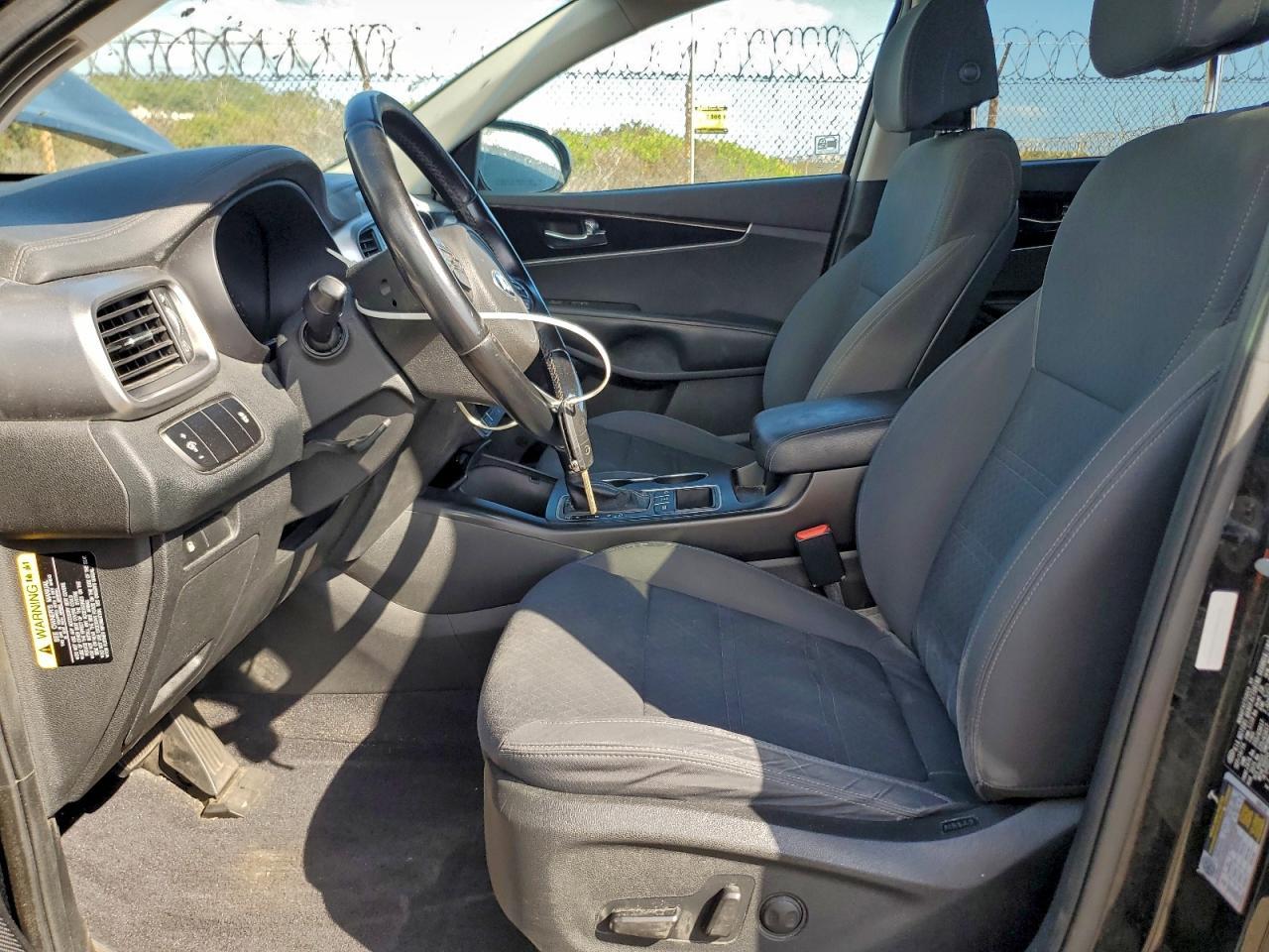 2017 Kia Sorento Lx - Image 7