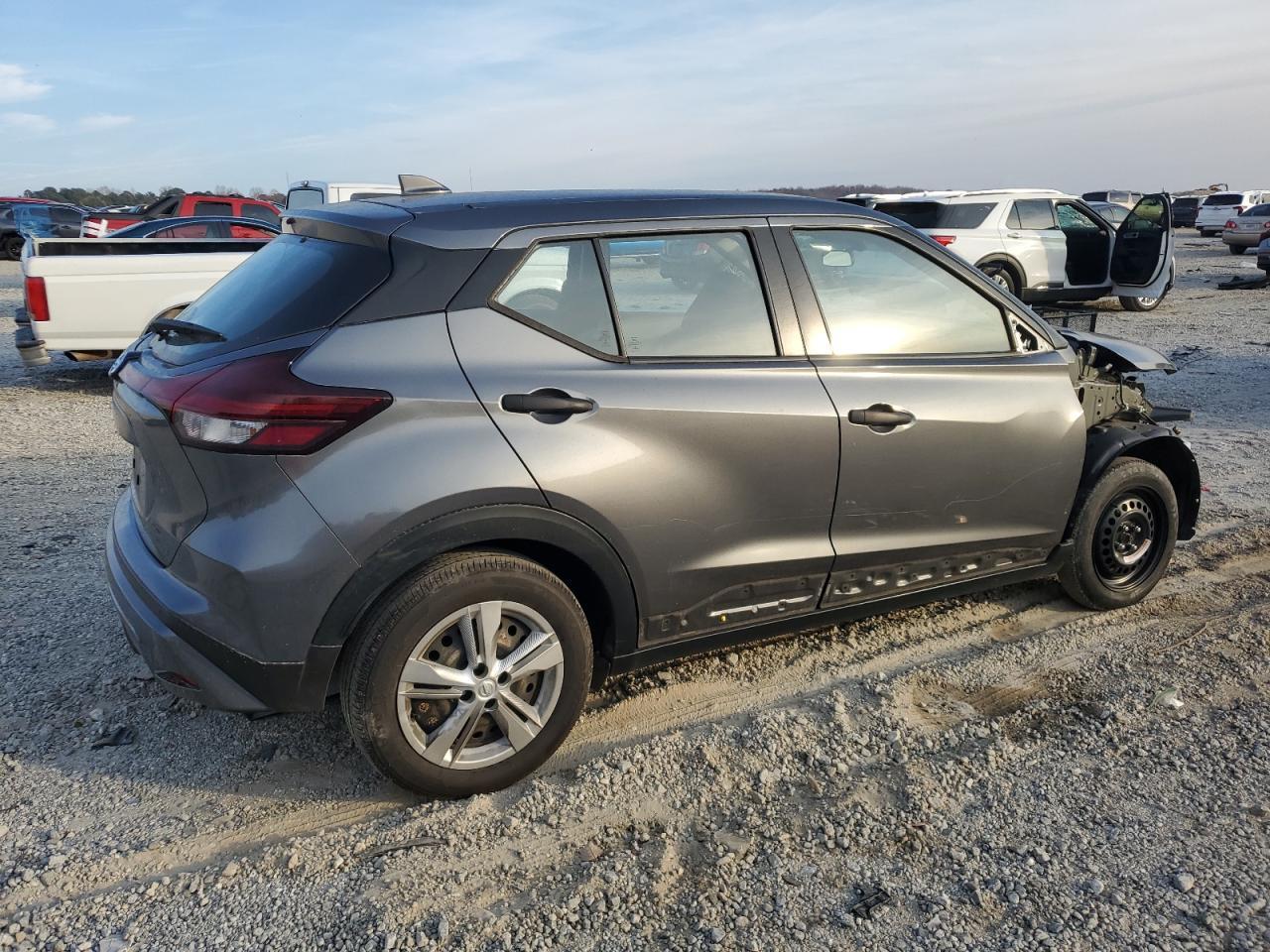 2021 Nissan Kicks S - Фото 3