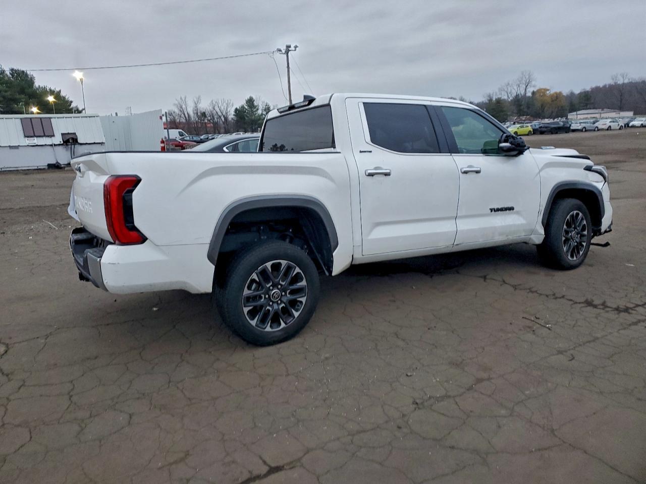 2023 Toyota Tundra Crewmax Limited - Фото 3