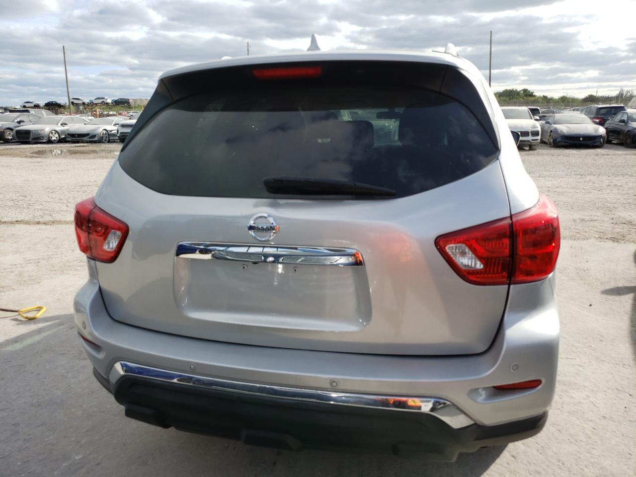 2019 Nissan Pathfinder S - Фото 6