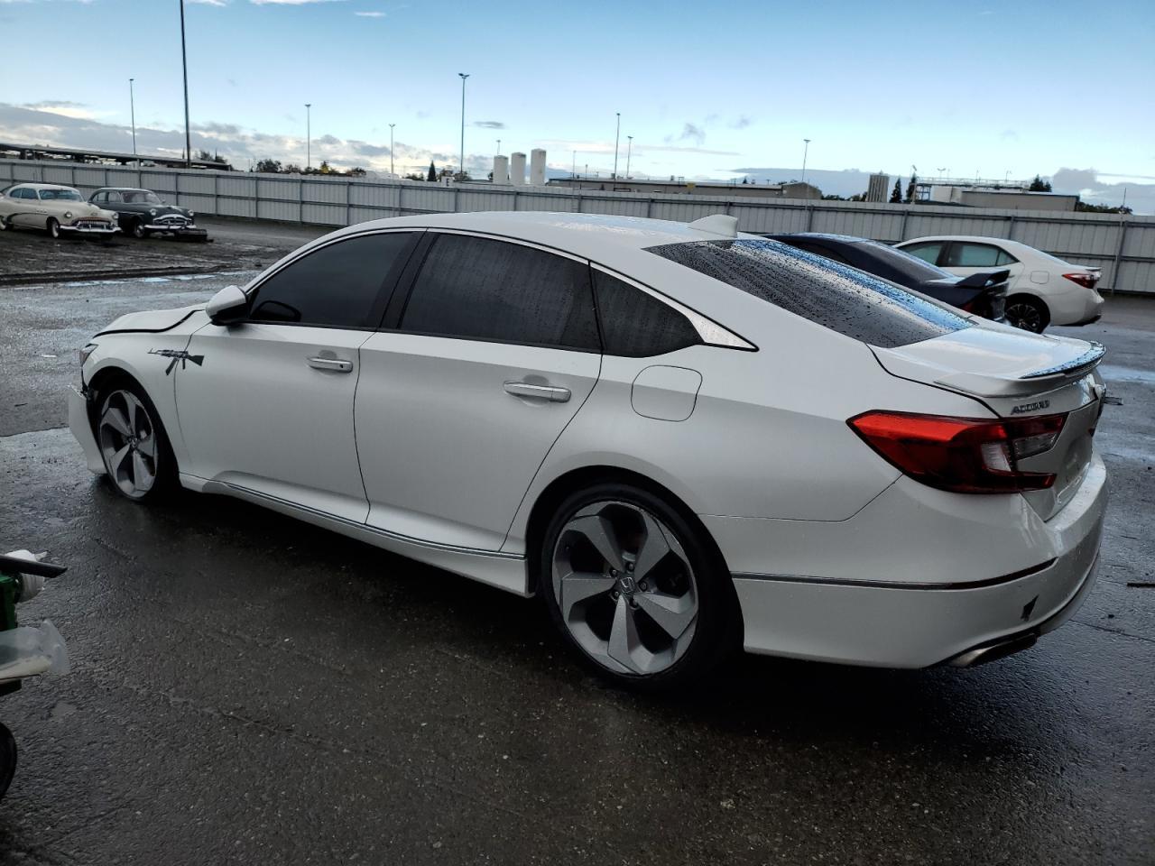 2018 Honda Accord Touring - Фото 2