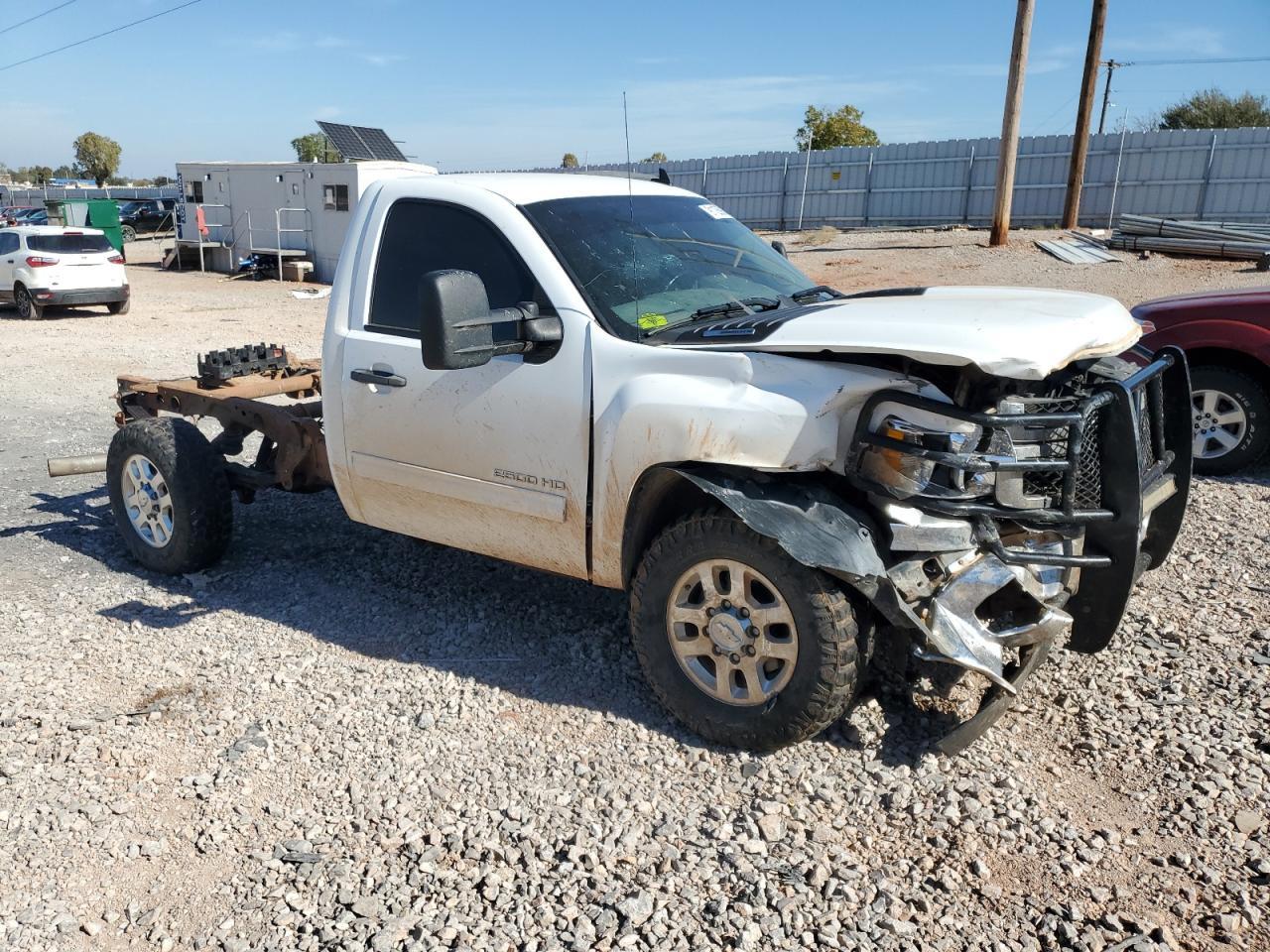 2014 Chevrolet 2500 - Image 4