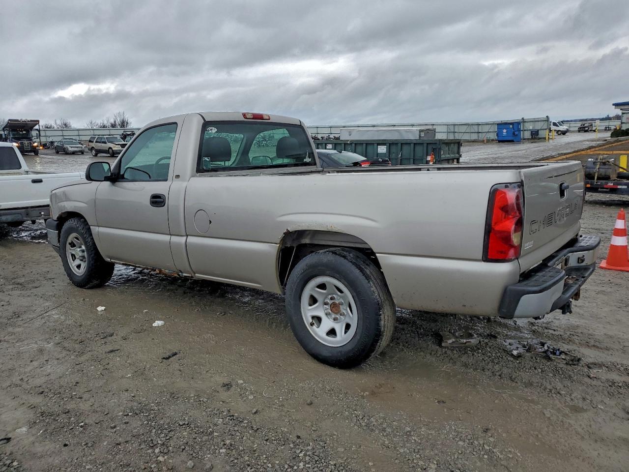 2005 Chevrolet Silverado C1500 - Фото 2