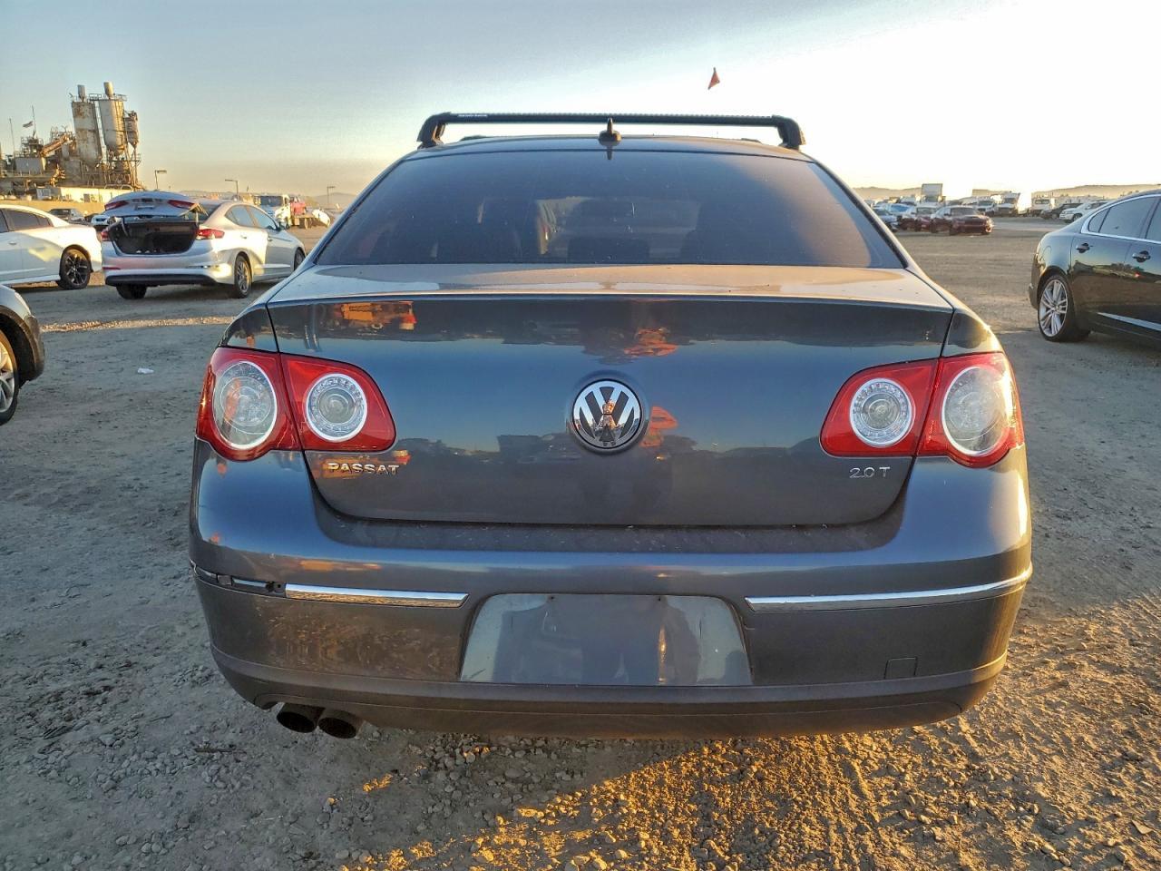 2010 Volkswagen Passat Komfort - Фото 6