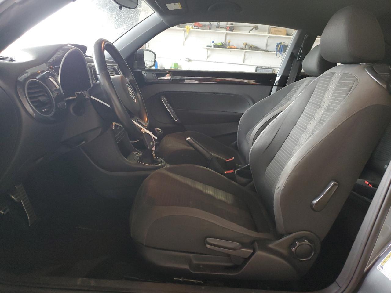 2012 Volkswagen Beetle Turbo - Фото 7