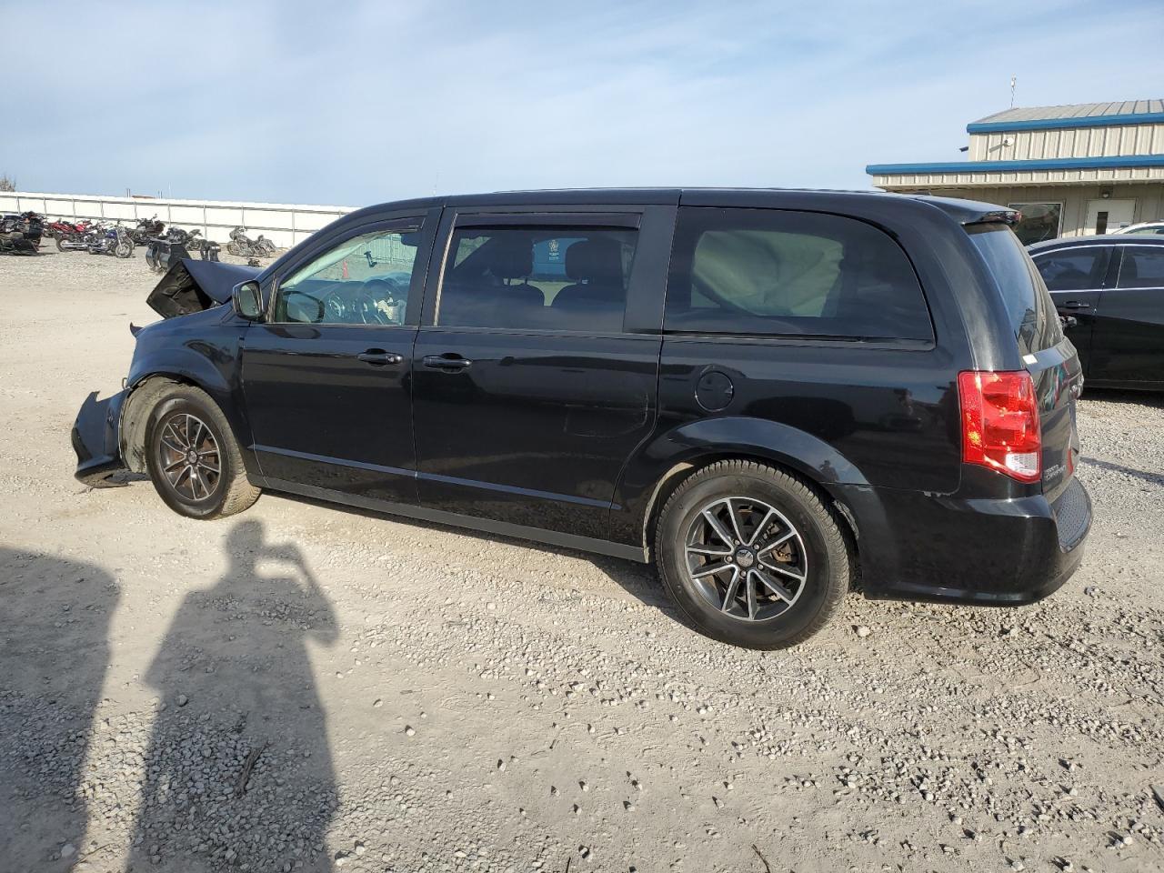 2019 Dodge Grand Caravan Sxt - Image 2