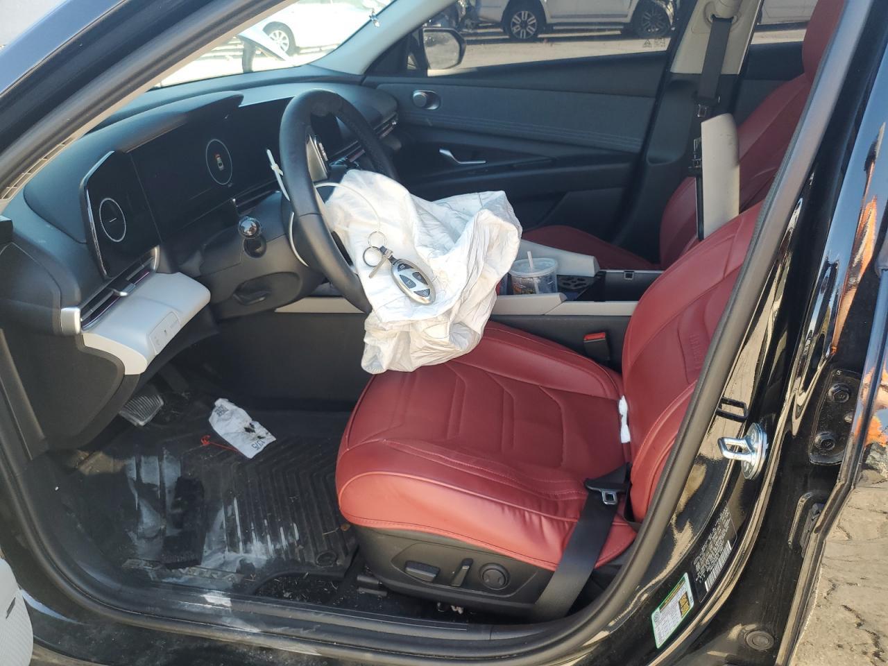 2024 Hyundai Elantra Limited - Image 7