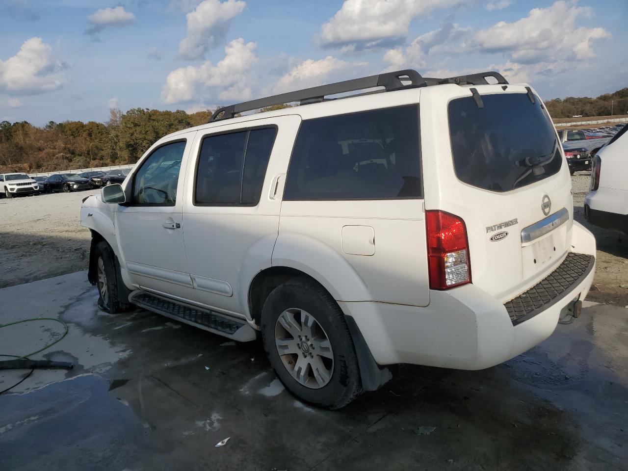 2010 Nissan Pathfinder S - Фото 2