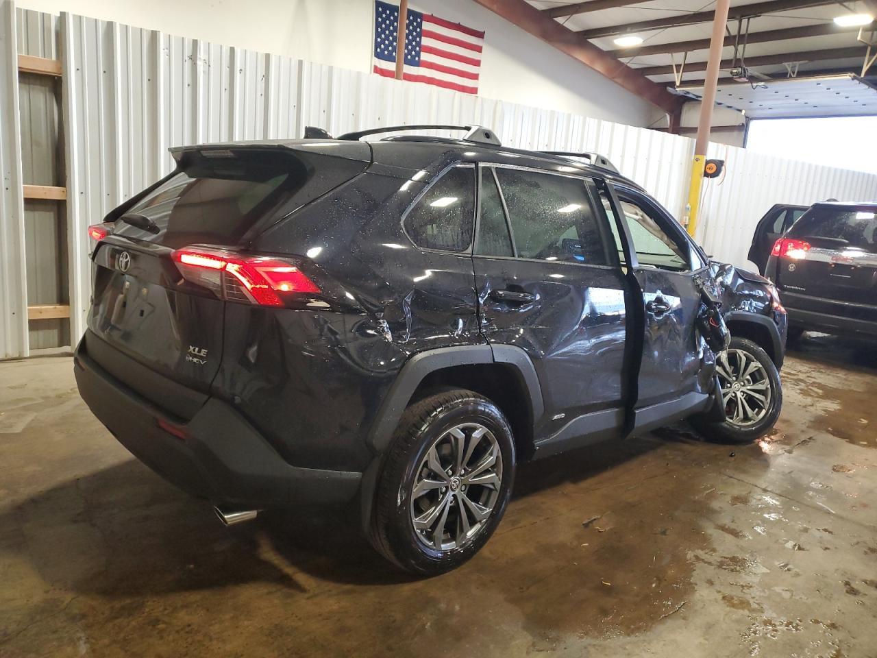 2025 Toyota Rav4 Xle Premium - Image 3