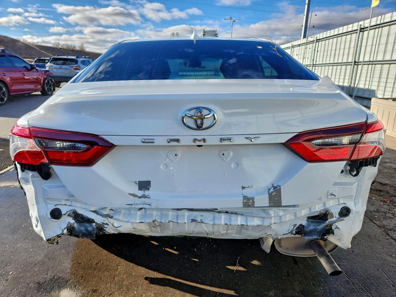 2022 Toyota Camry Le - Фото 6