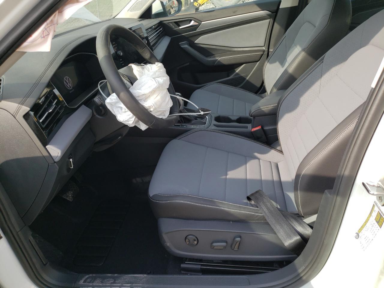 2025 Volkswagen Jetta Se - Image 7