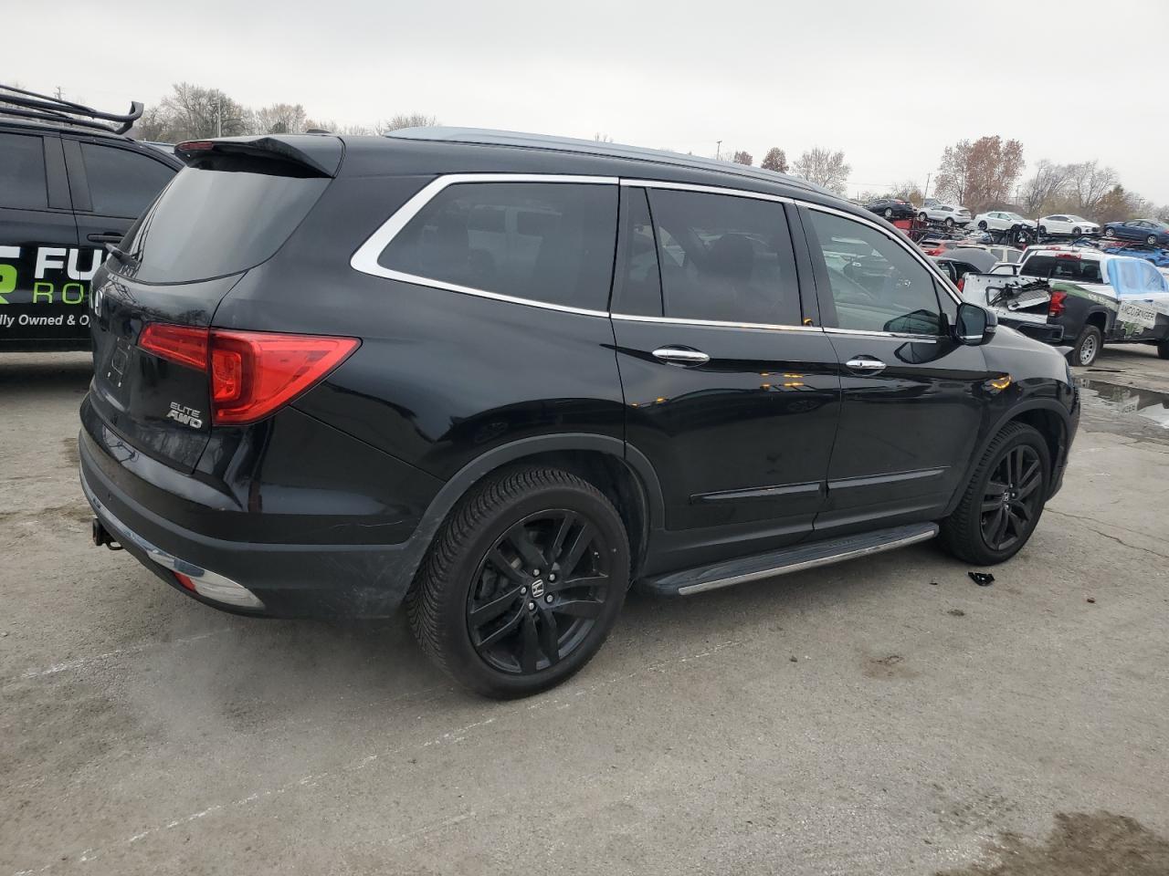 2018 Honda Pilot Elite - Фото 3