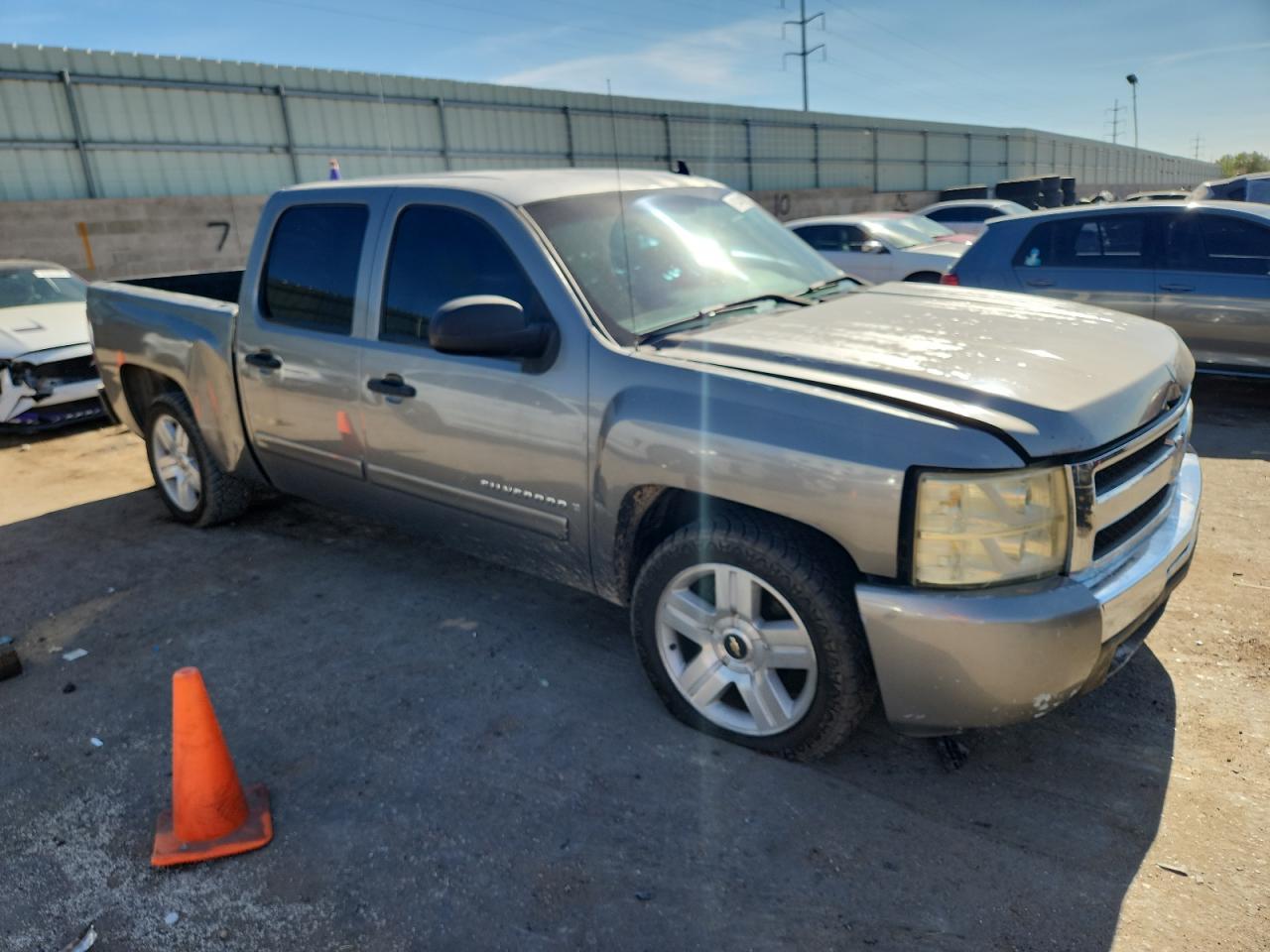 2007 Chevrolet Silverado C1500 Crew Cab - Image 4