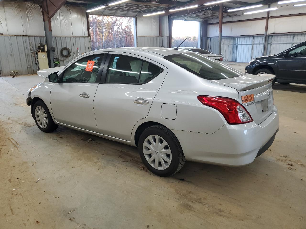 2019 Nissan Versa S - Фото 2