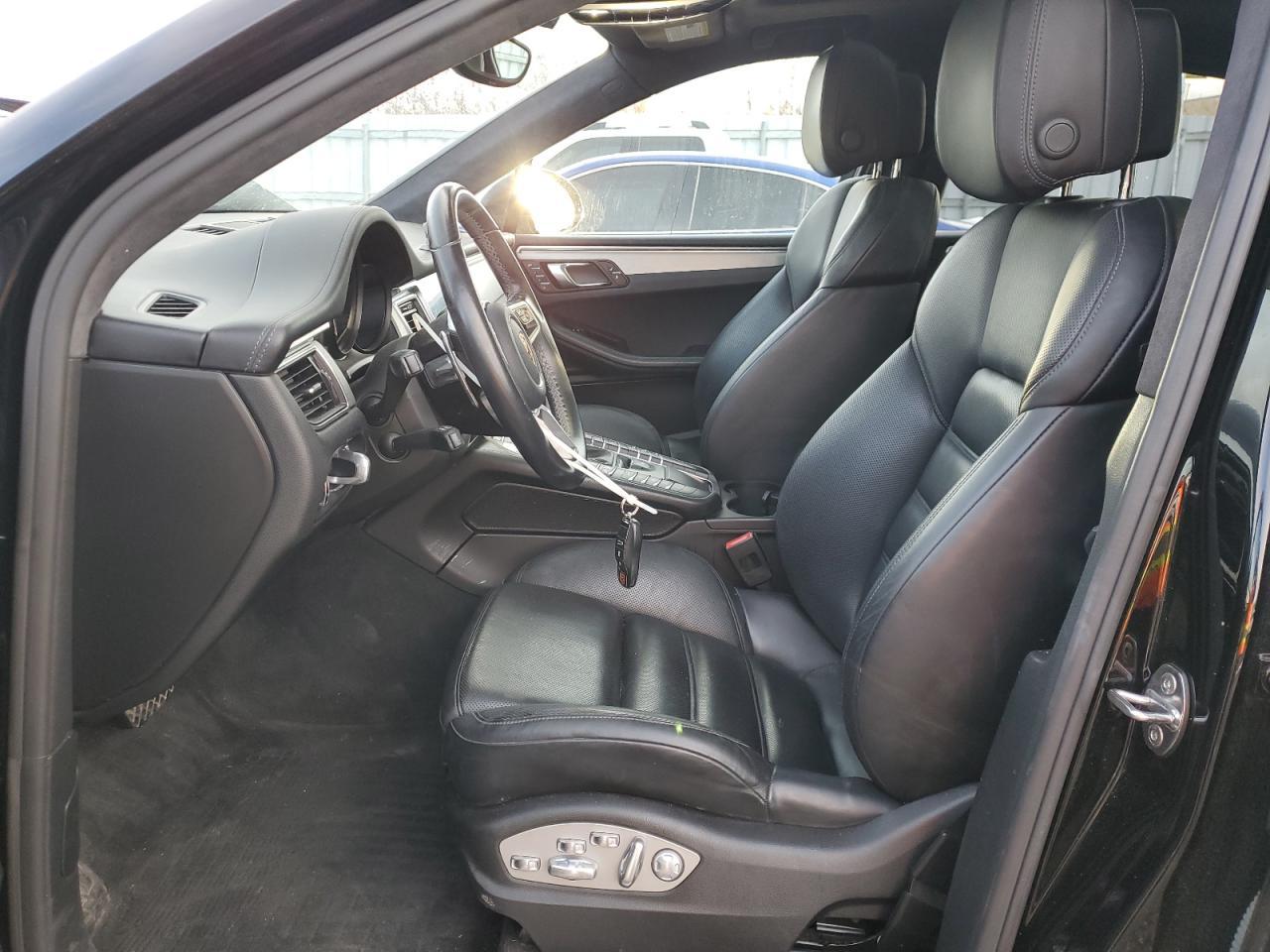 2017 Porsche Macan Turbo - Image 7
