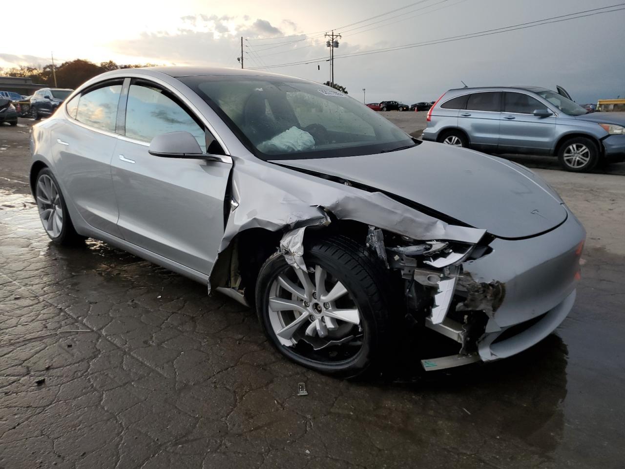 2018 Tesla Model 3 - Фото 4