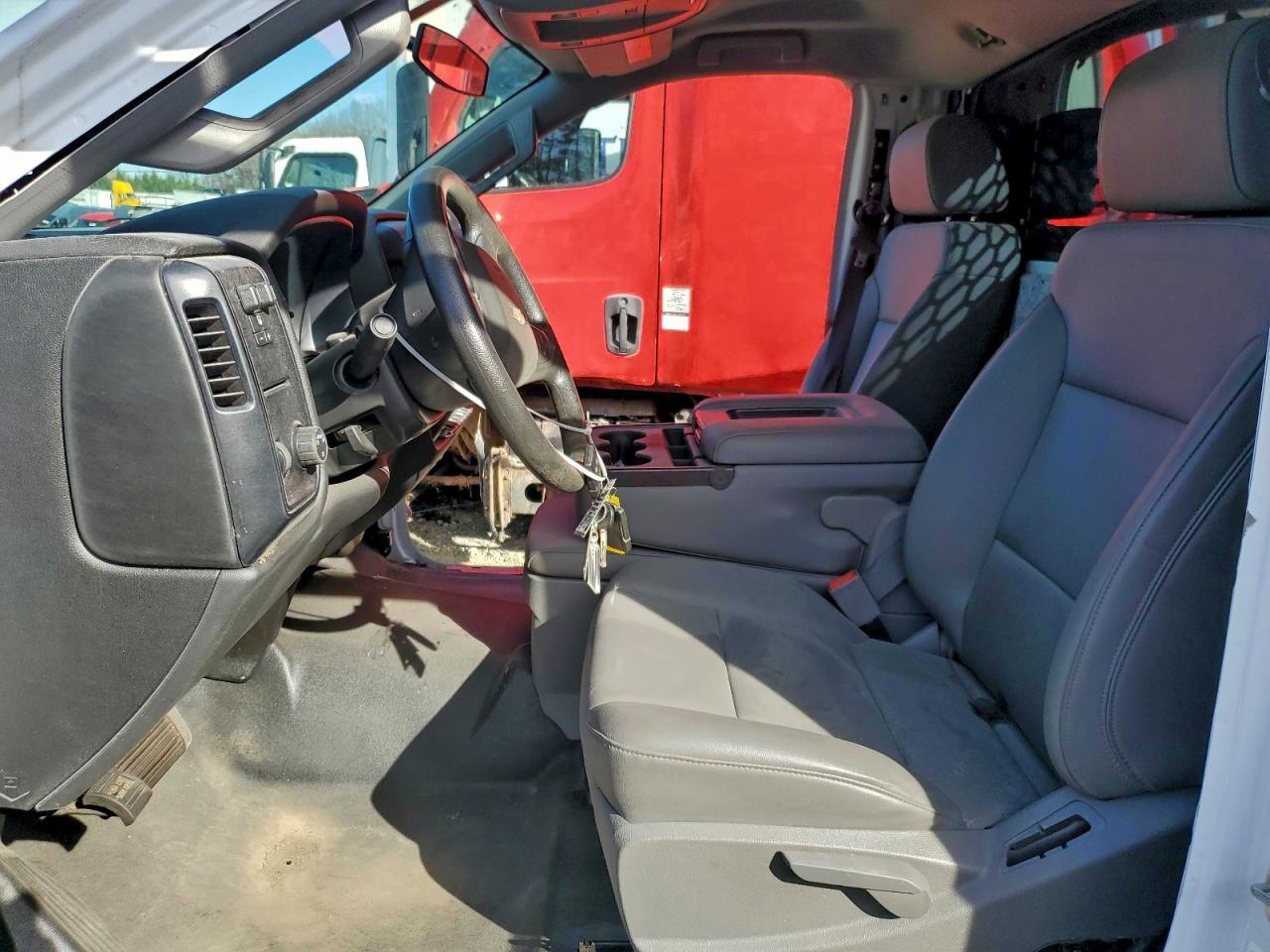 2023 Chevrolet Silverado Medium Duty - Фото 7