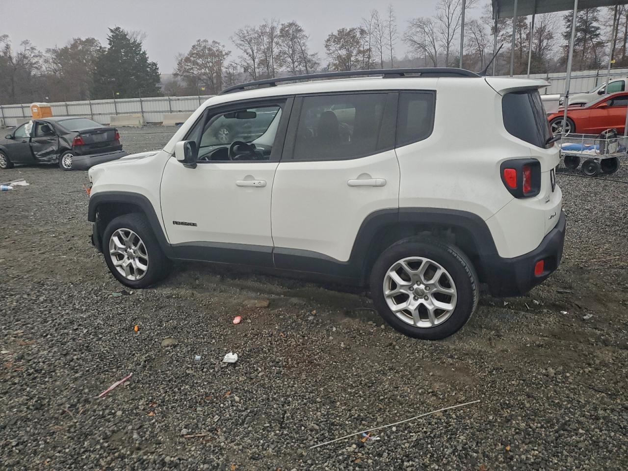 2017 Jeep Renegade Latitude - Фото 2