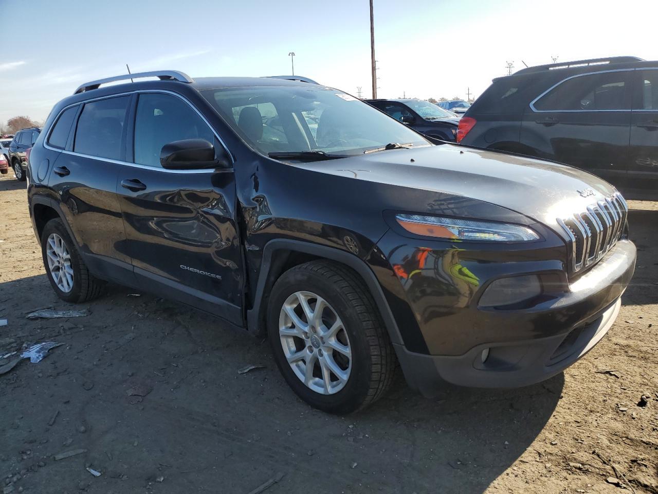2016 Jeep Cherokee Latitude - Фото 4